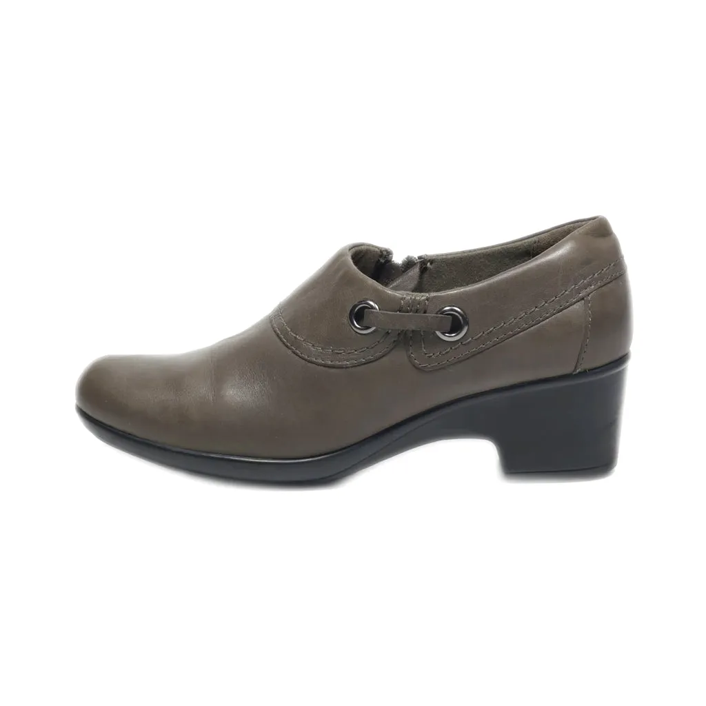 Clarks Mid-Heel Shoes Leather Grey Colour For Women