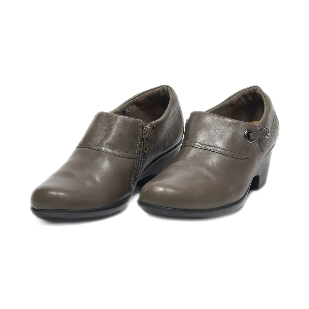 Clarks Mid-Heel Shoes Leather Grey Colour For Women