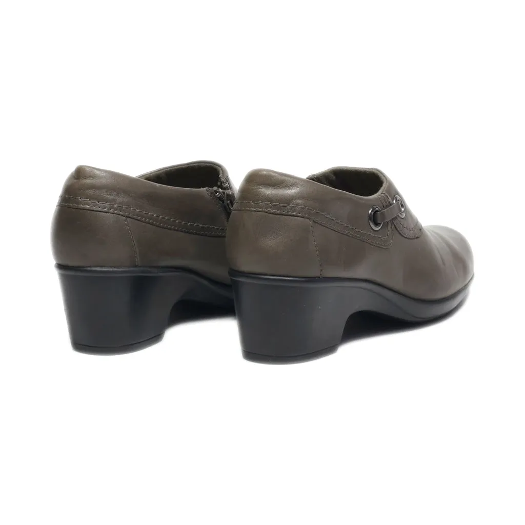 Clarks Mid-Heel Shoes Leather Grey Colour For Women